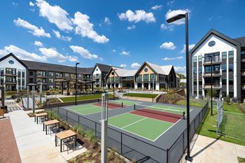 tennis courts at the resort at governors crossing apartments ut